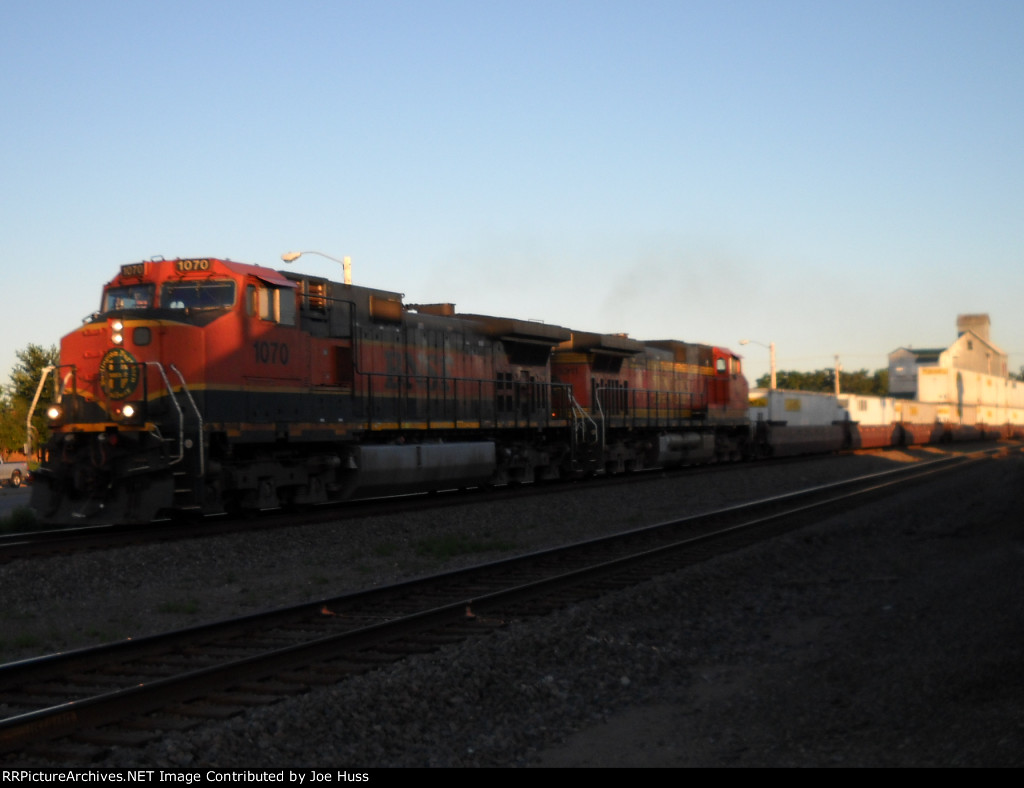 BNSF 1070 East